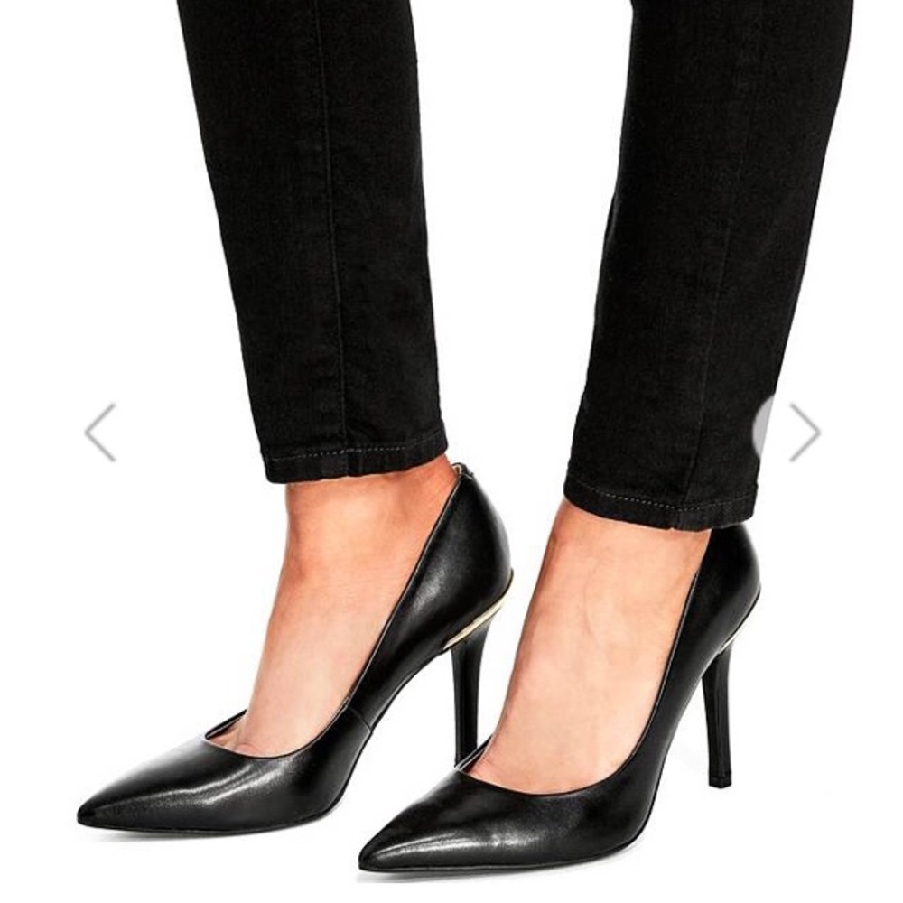 Guess Pumps Size 7.5  3”heel